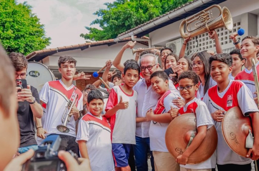 Imagem Entrega de mais de mil instrumentos musicais para escolas do Município