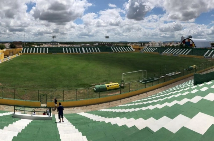 Imagem Estádio de futebol Antônio Mariz, em Sousa 