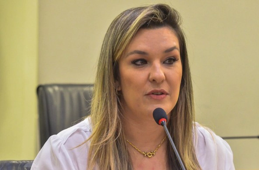 Imagem Camila Toscano