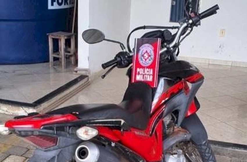 Imagem Motocicleta apreendida pela Polícia Militar
