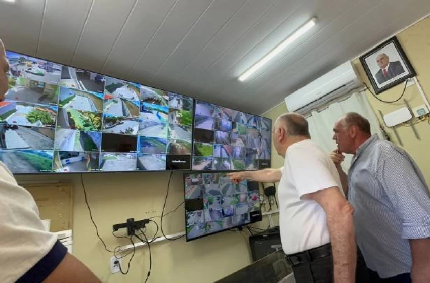 Imagem Nominando Diniz em visita em São José da Lagoa Tapada