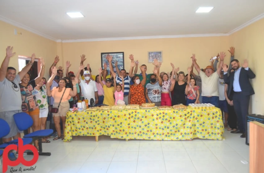 Imagem Galego do Peixe agradeceu a presença dos pescadores no café da manhã para comemorar o dia de São Pedro, considerado o “Santo dos Pescadores”
