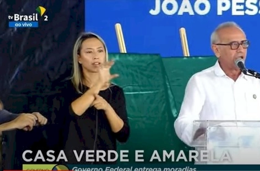 Imagem Prefeito Cícero Lucena sendo vaiado em cerimônia em João Pessoa 