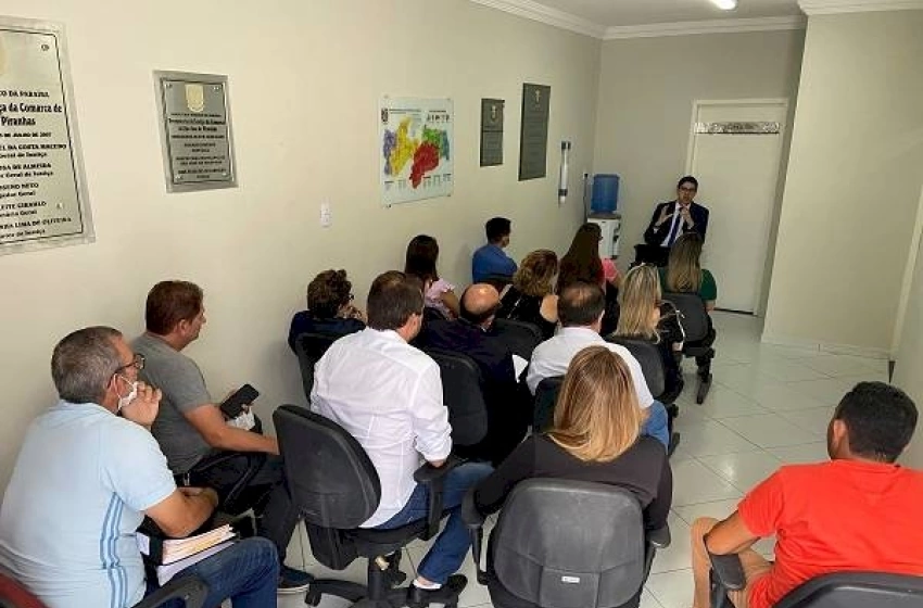 Imagem Audiência presidida pelo promotor de Justiça de São José de Piranhas, Levi Emanuel Monteiro de Sobral