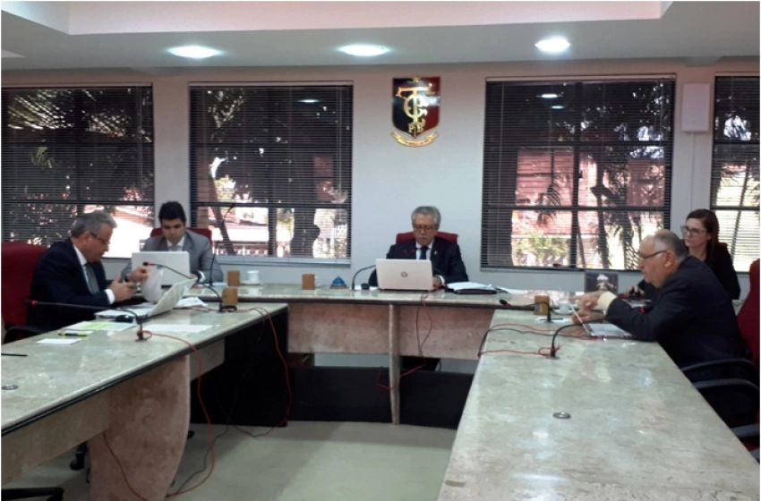 Imagem Sessão do TCE