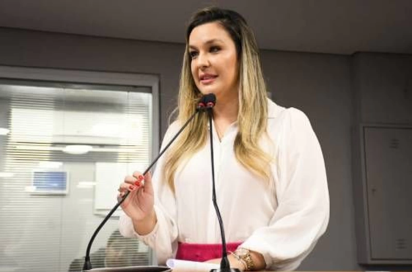 Imagem Camila Toscano