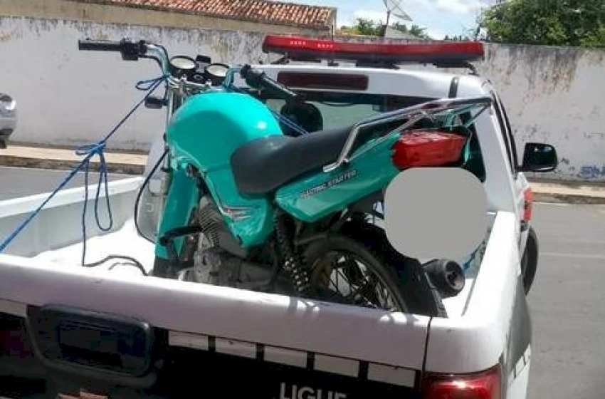 Imagem Motocicleta apreendida pela Polícia Militar