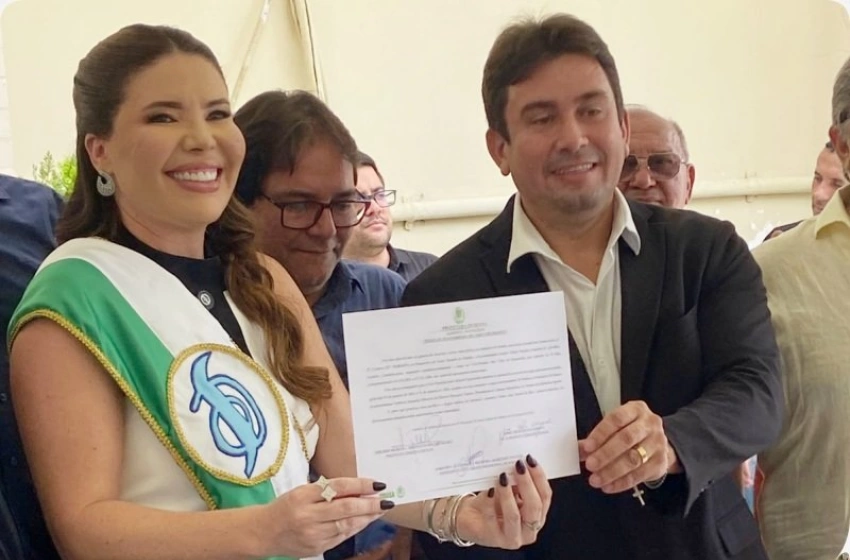 Imagem Amanda Silveira toma posse como Prefeita de Sousa
