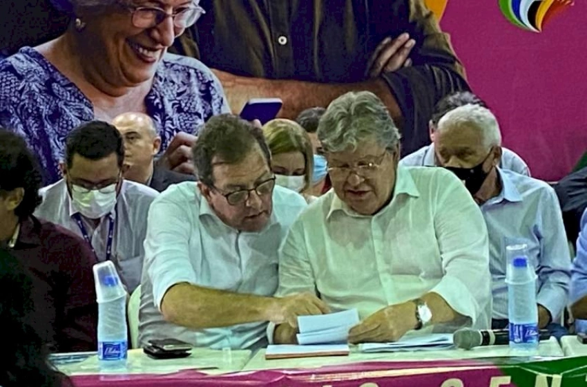 Imagem Prefeito de Sousa Tyrone conversa com João Azevedo