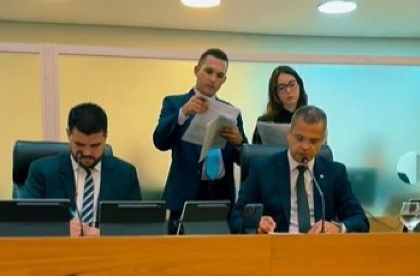 Imagem Jutay Meneses participa de reunião da Comissão de Constituição e Justiça
