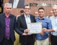 Gervásio Maia recebendo Título de Cidadão Algodãoense
