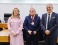 Medalha de Mérito Jurídico Tarcísio de Miranda Burity ao juiz Salvador de Oliveira Vasconcelos