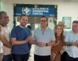 Gervásio Maia ao lado de lideranças de Paulista