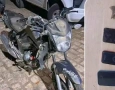 Moto, celulares e maconha apreendidos em ação da PM