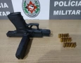 Arma e munições apreendidas em ação da PM
