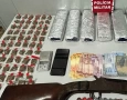 Arma e drogas apreendidas pela polícia militar em Mamanguape 
