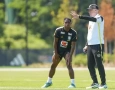 Técnico Carlo Ancelotti e o jovem Endrick