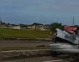 Veículo atingido por caminhão