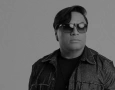 Cantor Neto Araújo, vocalista da banda Collo de Menina
