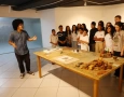Atividade educativa da exposição “Por uma Arte Menor”, do artista Caim Ismael
