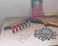 Arma e drogas apreendidas em ação da polícia militar em Santa Luzia 